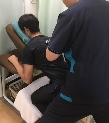 筋肉・靱帯・皮膚へのアプローチの様子